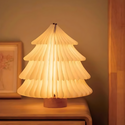 Árbol de Navidad luminoso con luces LED cálidas para decoración de interiores.