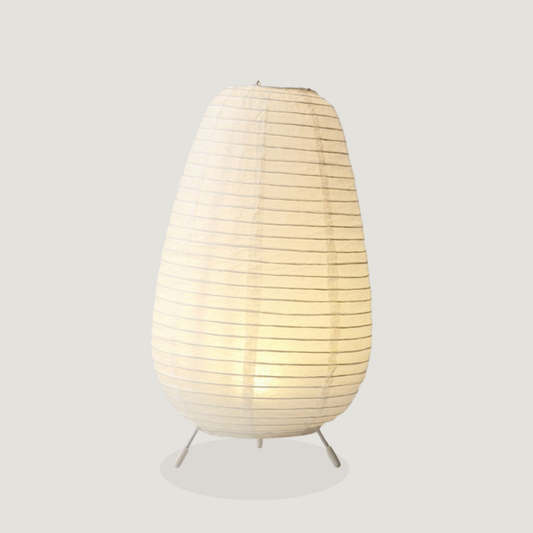 Lámpara japonesa de papel de arroz con diseño artesanal inspirado en estilo Akari.