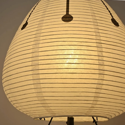 Lámpara decorativa Wabi-Sabi hecha a mano con iluminación LED regulable.